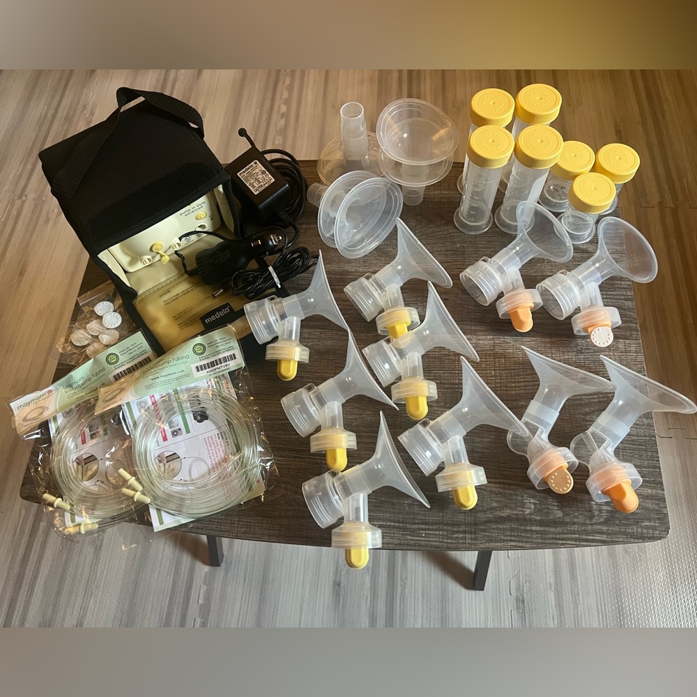 Medela Pump in Style Advanced + huge accessories lot / bundle
